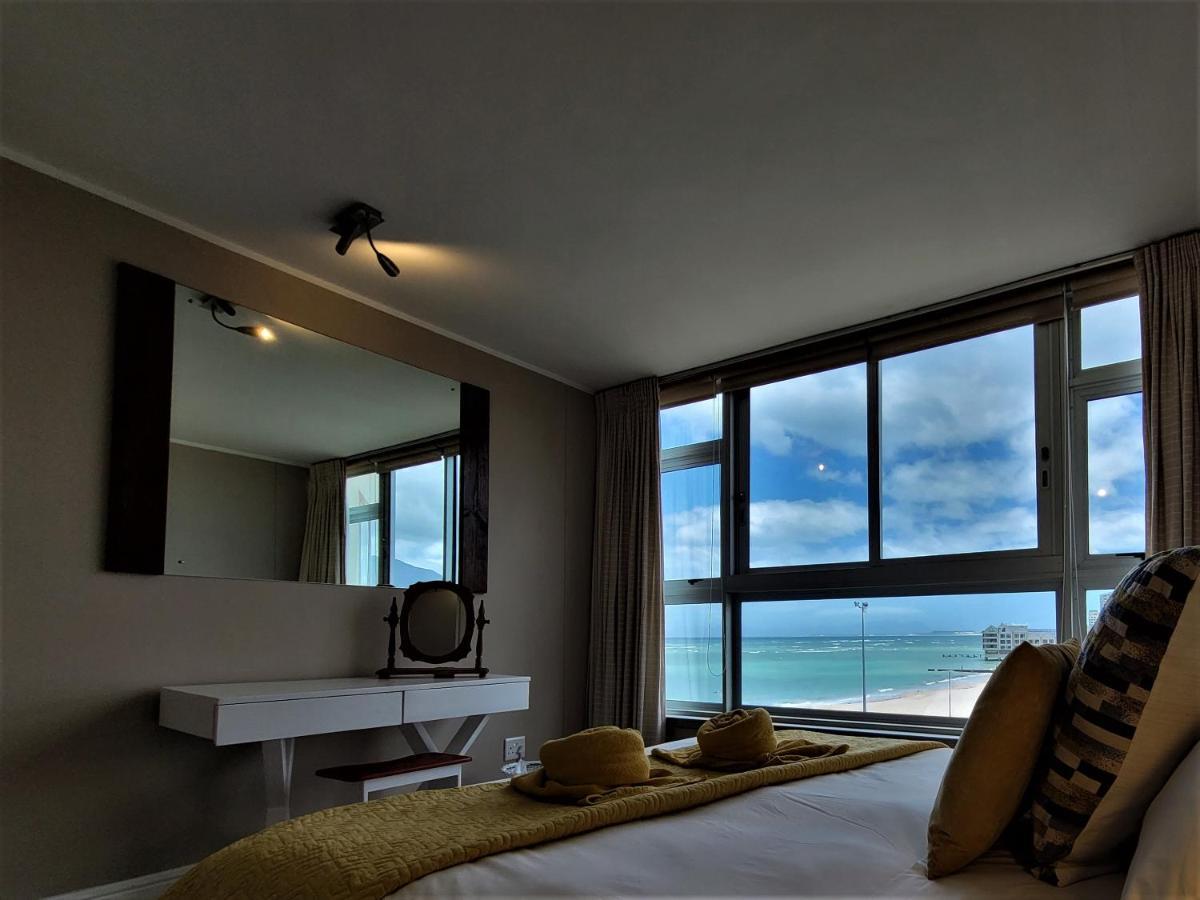 On The Beach At Strand Exterior foto